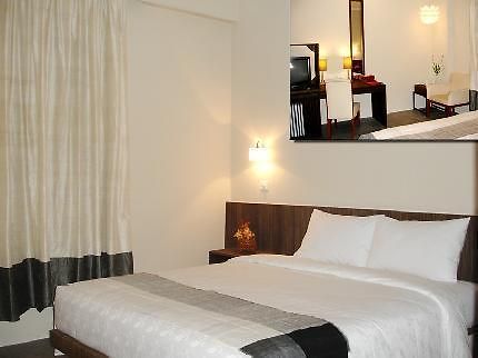 Holiday Hotel Phnom Penh Ngoại thất bức ảnh