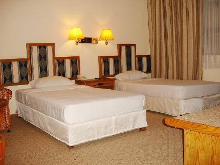 Holiday Hotel Phnom Penh Ngoại thất bức ảnh