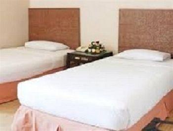 Holiday Hotel Phnom Penh Ngoại thất bức ảnh