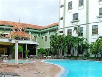 Holiday Hotel Phnom Penh Ngoại thất bức ảnh