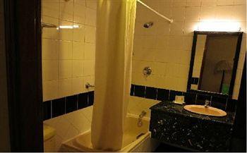 Holiday Hotel Phnom Penh Ngoại thất bức ảnh