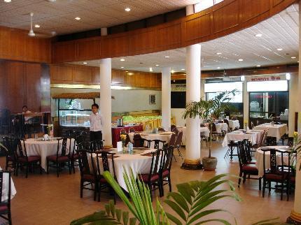 Holiday Hotel Phnom Penh Ngoại thất bức ảnh
