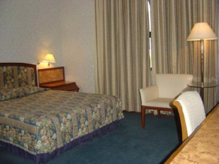 Holiday Hotel Phnom Penh Ngoại thất bức ảnh